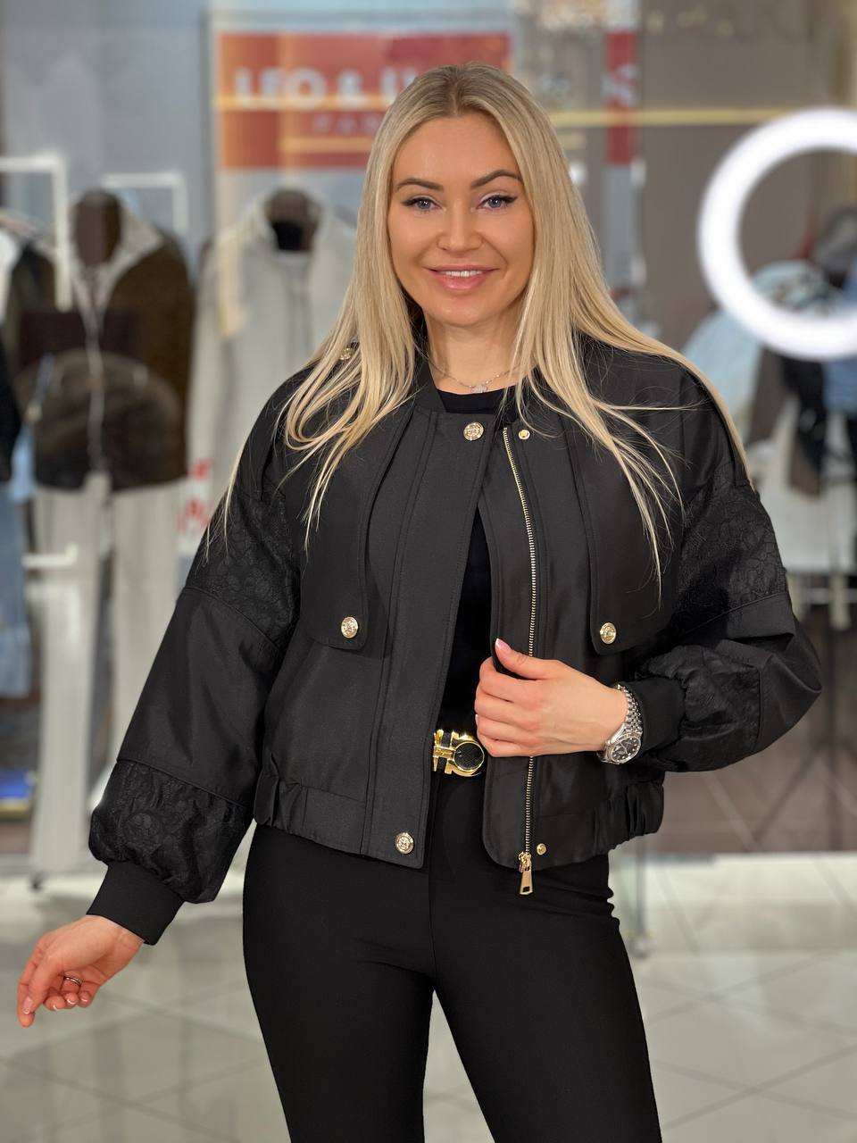 Chaqueta bomber con bordado