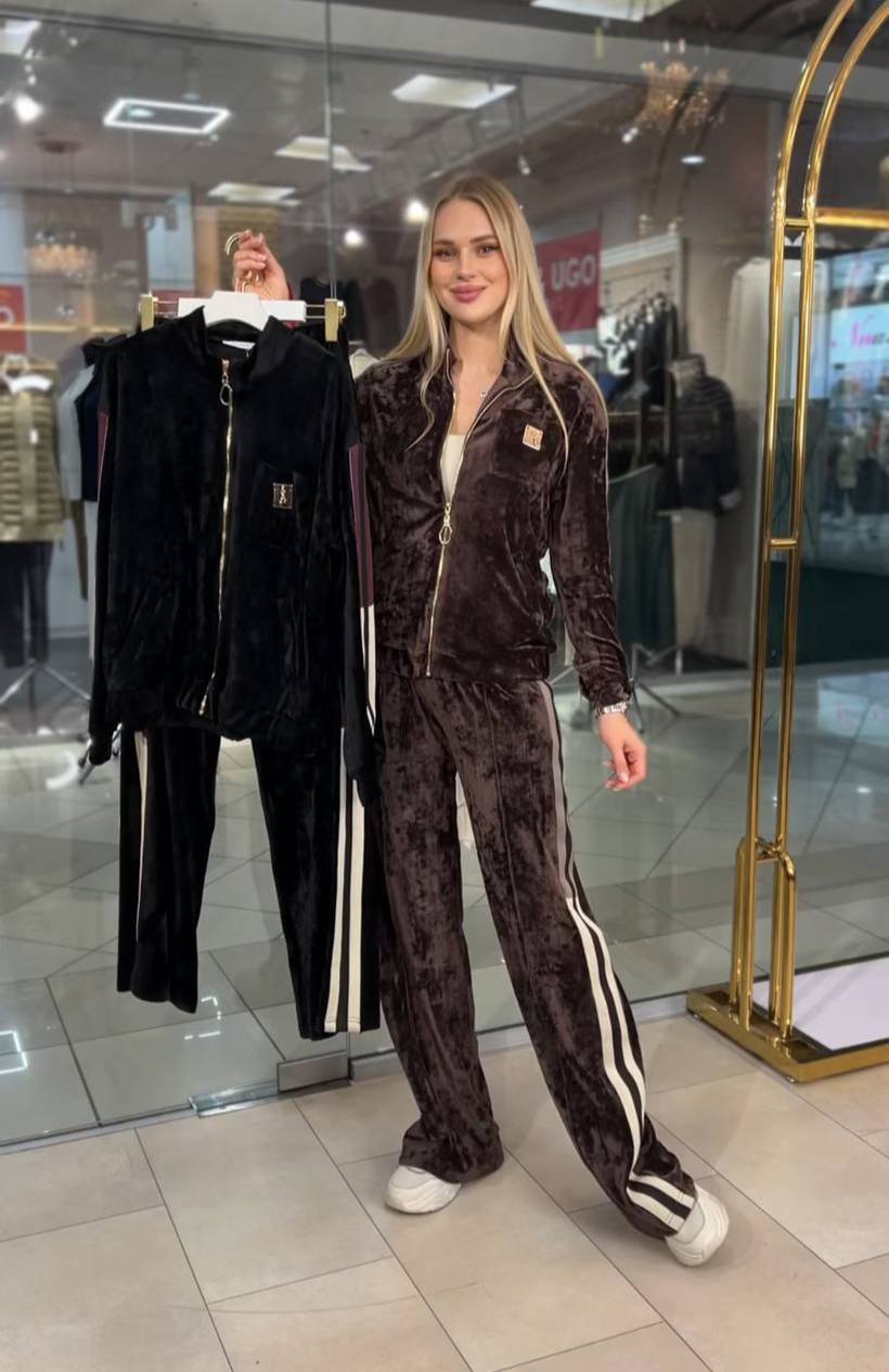 Traje de terciopelo con rayas