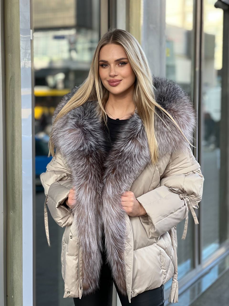 Chaqueta con mangas con cordones