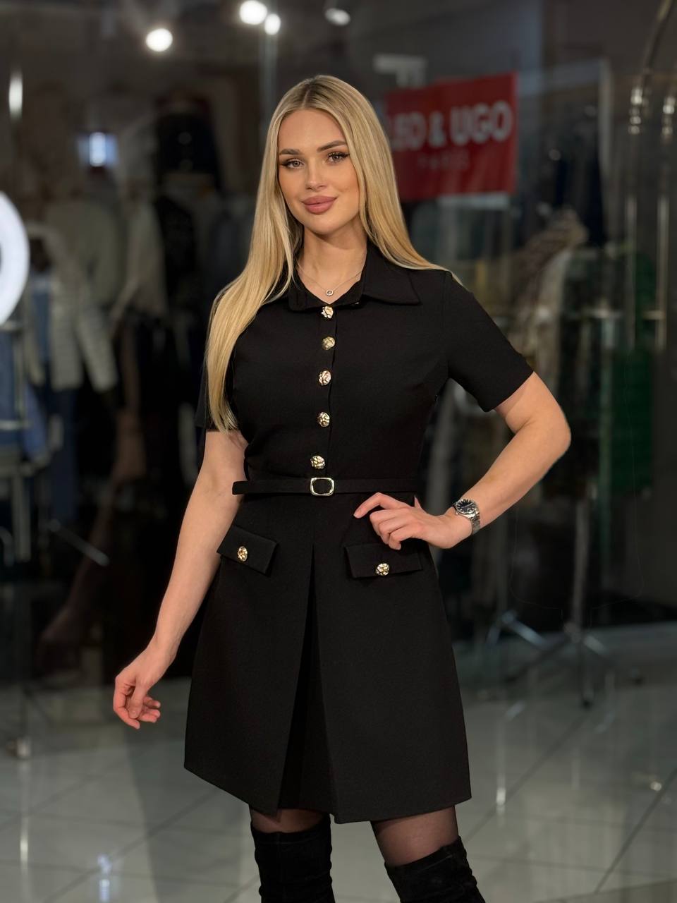 Vestido con bolsillos decorativos y cinturón