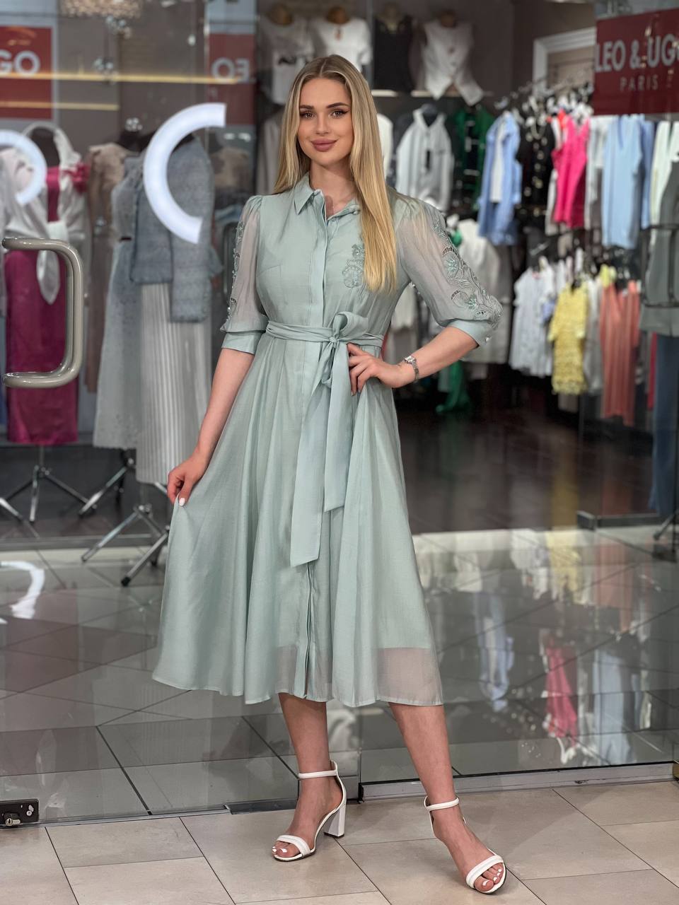 Vestido Floral Bordado.