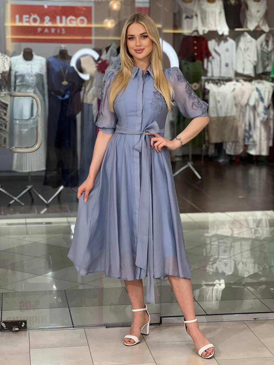 Vestido Floral Bordado.