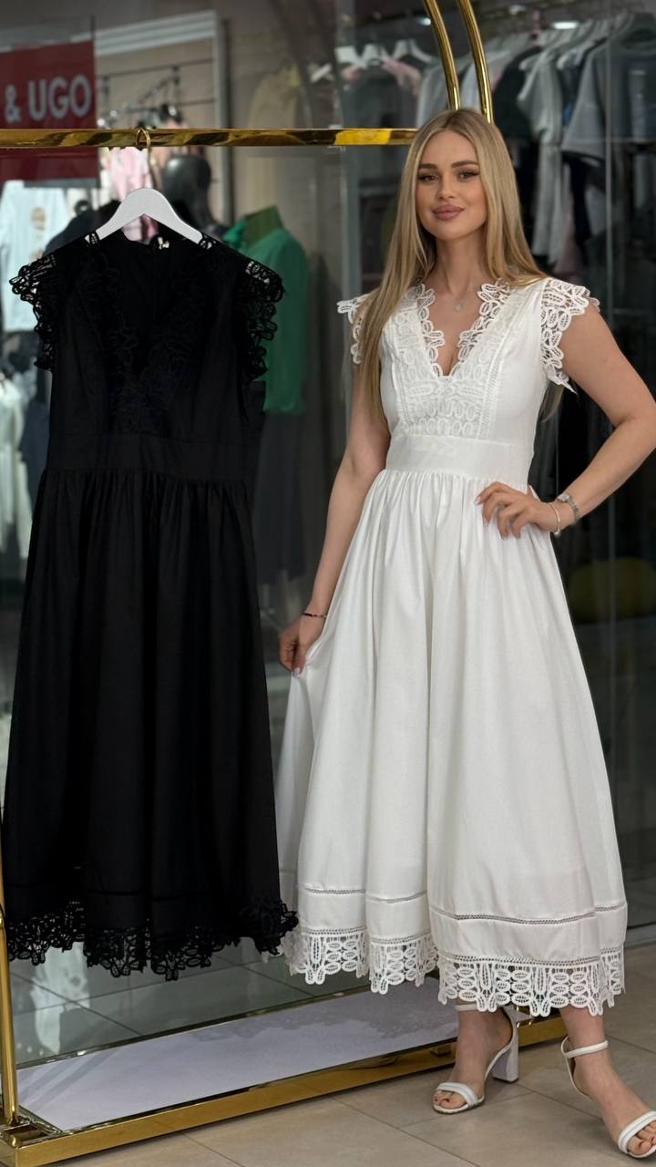 Vestido con parte superior de encaje.
