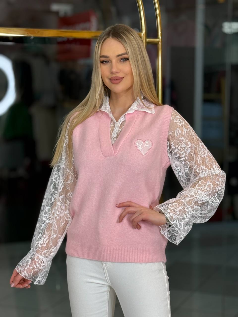 Suéter con corazón encaje.