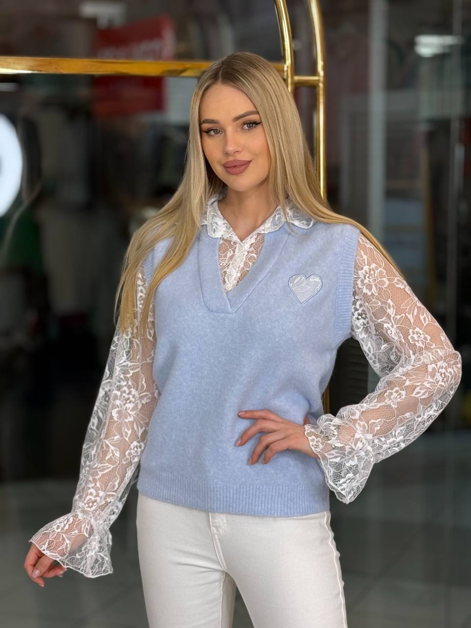 Suéter con corazón encaje.