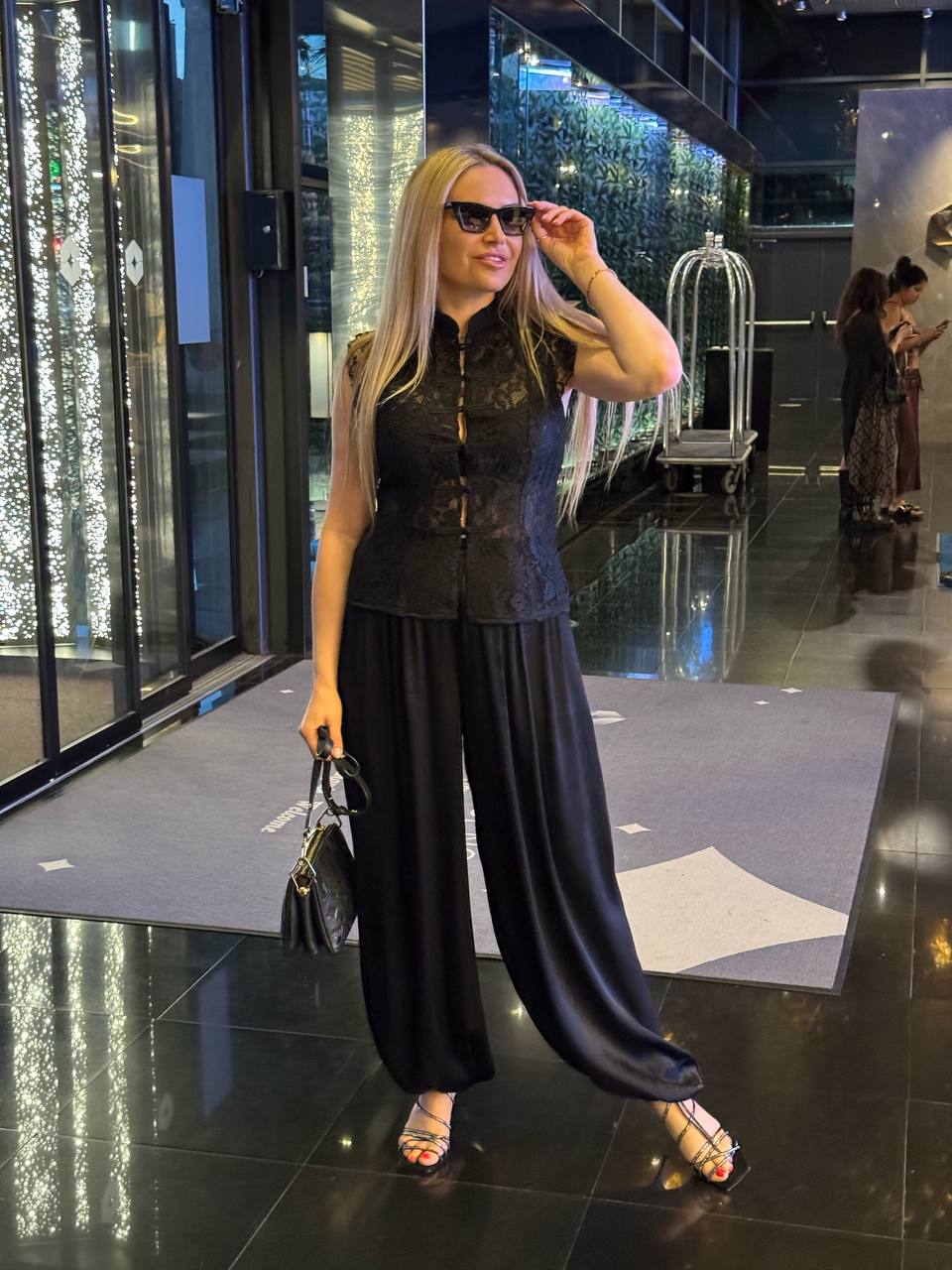 Conjunto de Encaje con Pantalón Aladino.