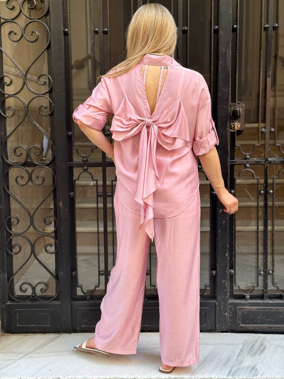 Conjunto espalda con lazo.