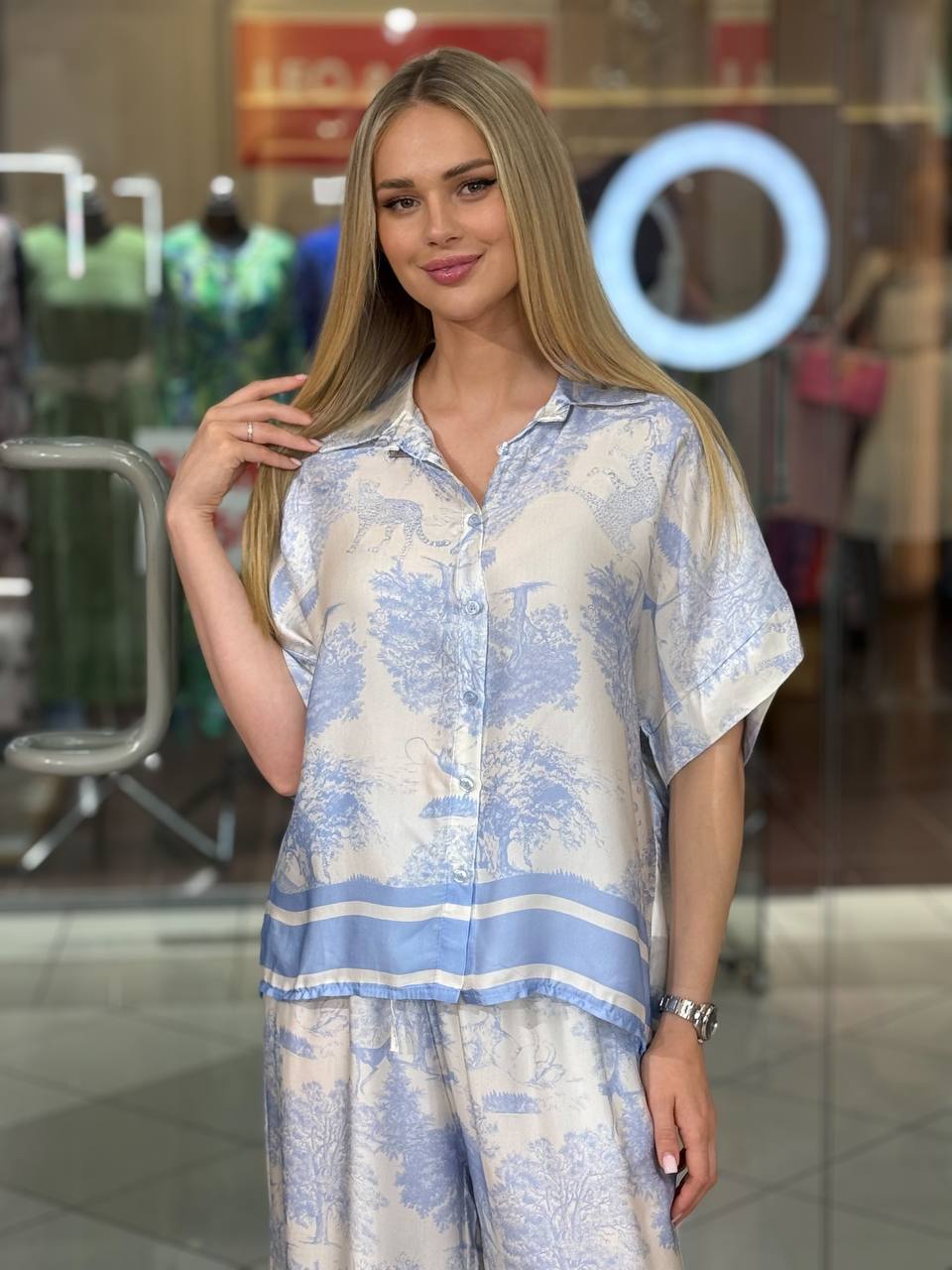 Conjunto estampado de viscosa.