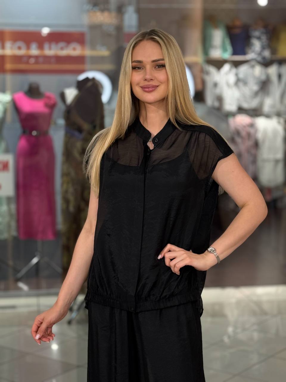 Conjunto de seda de tres piezas.