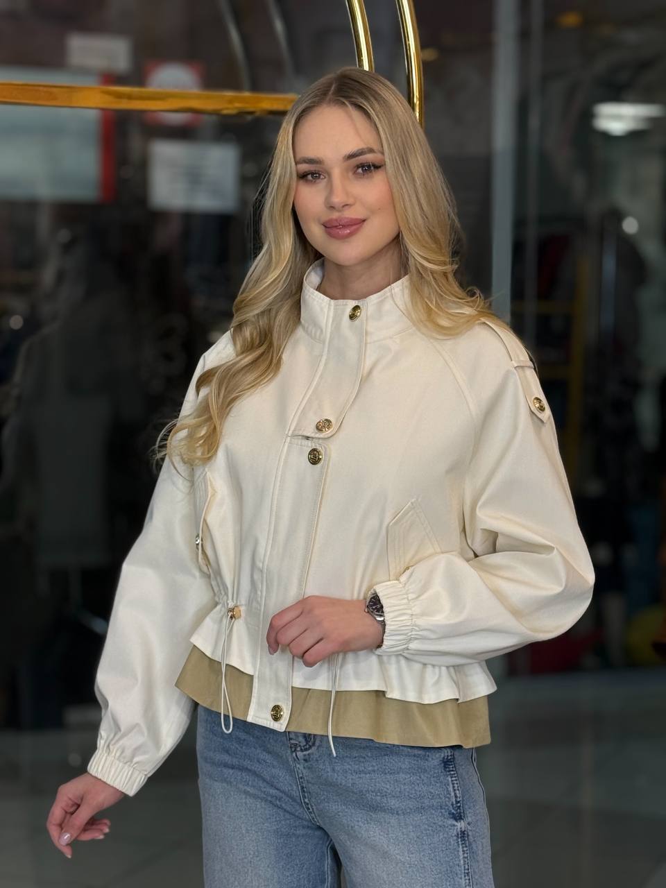 Bomber con bajo dividido.