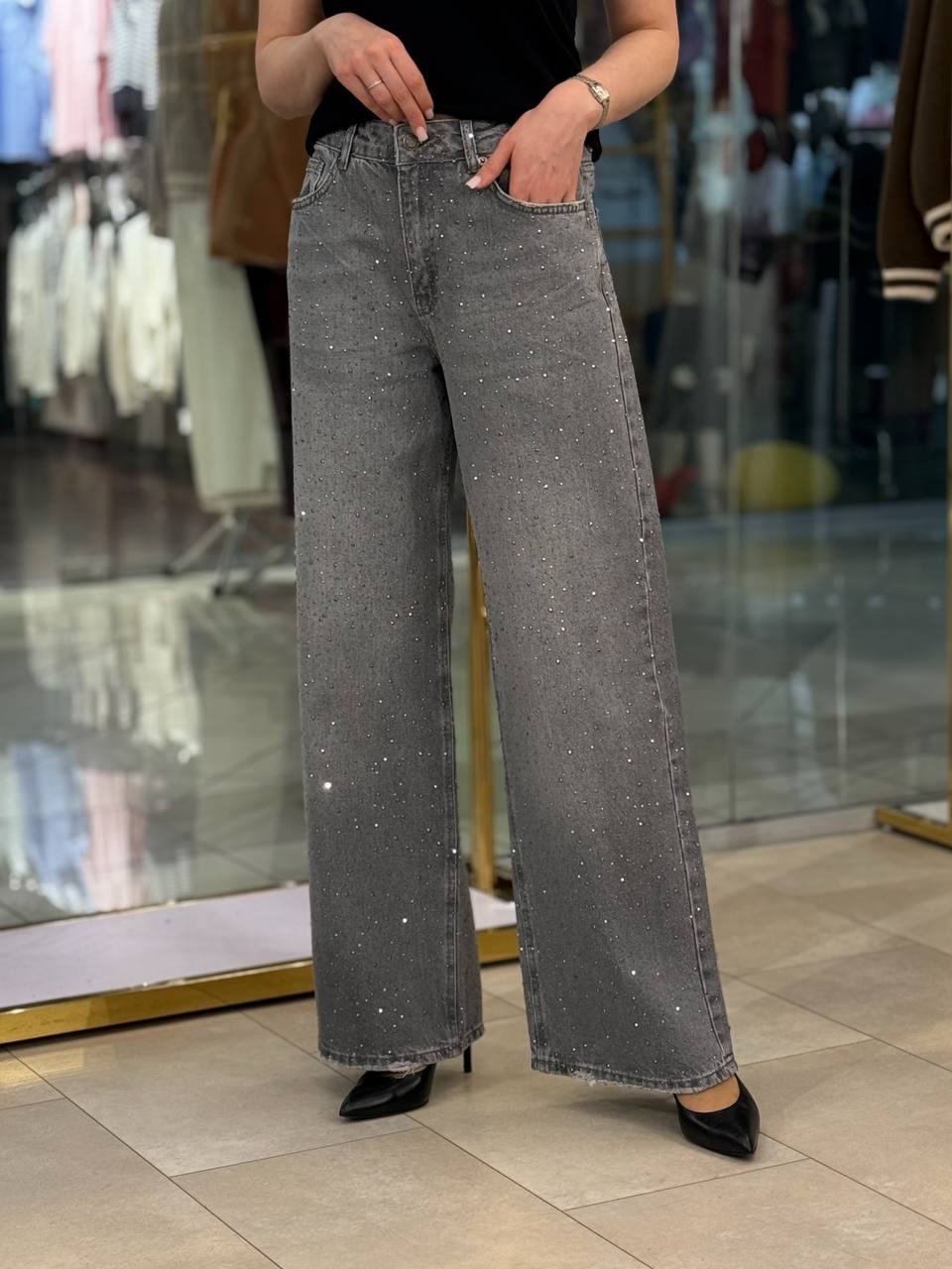Jeans con pedrería en ambos lados