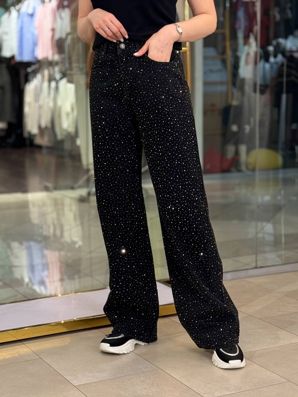 Jeans con pedrería en ambos lados