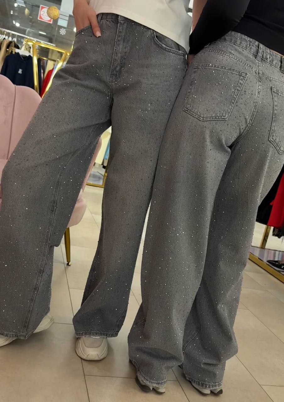 Jeans con pedrería en ambos lados