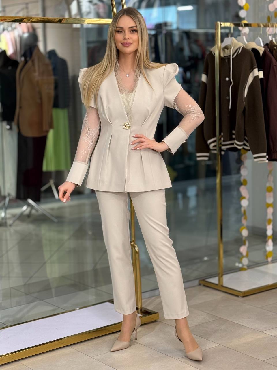 Conjunto con encaje