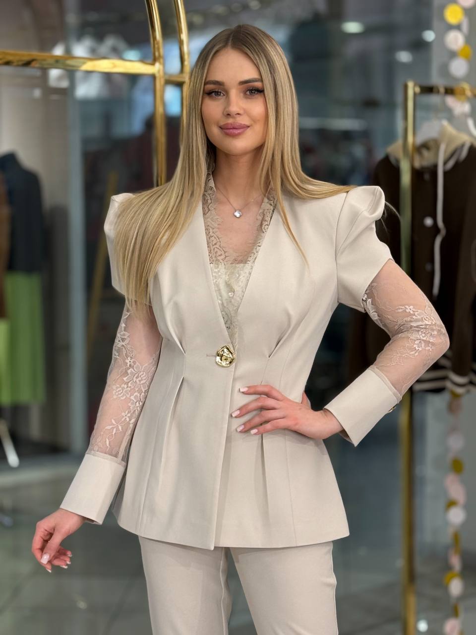 Conjunto con encaje