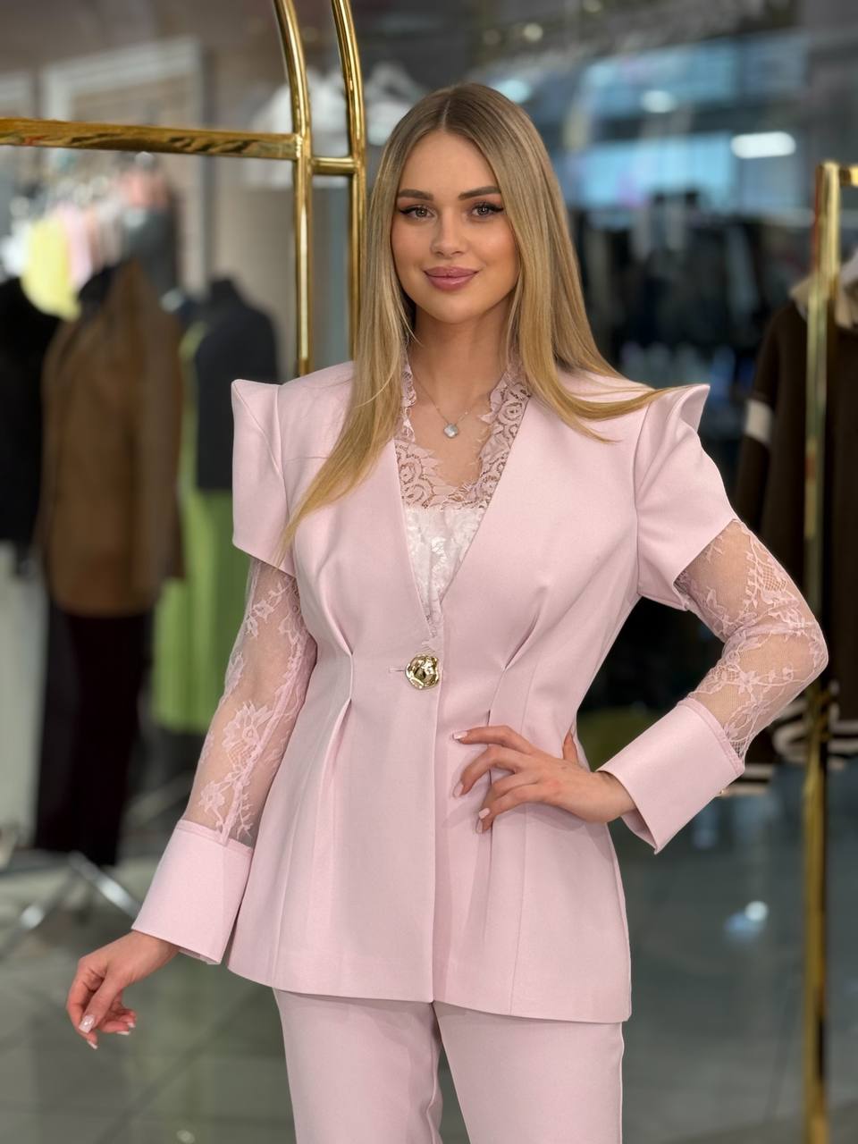 Conjunto con encaje