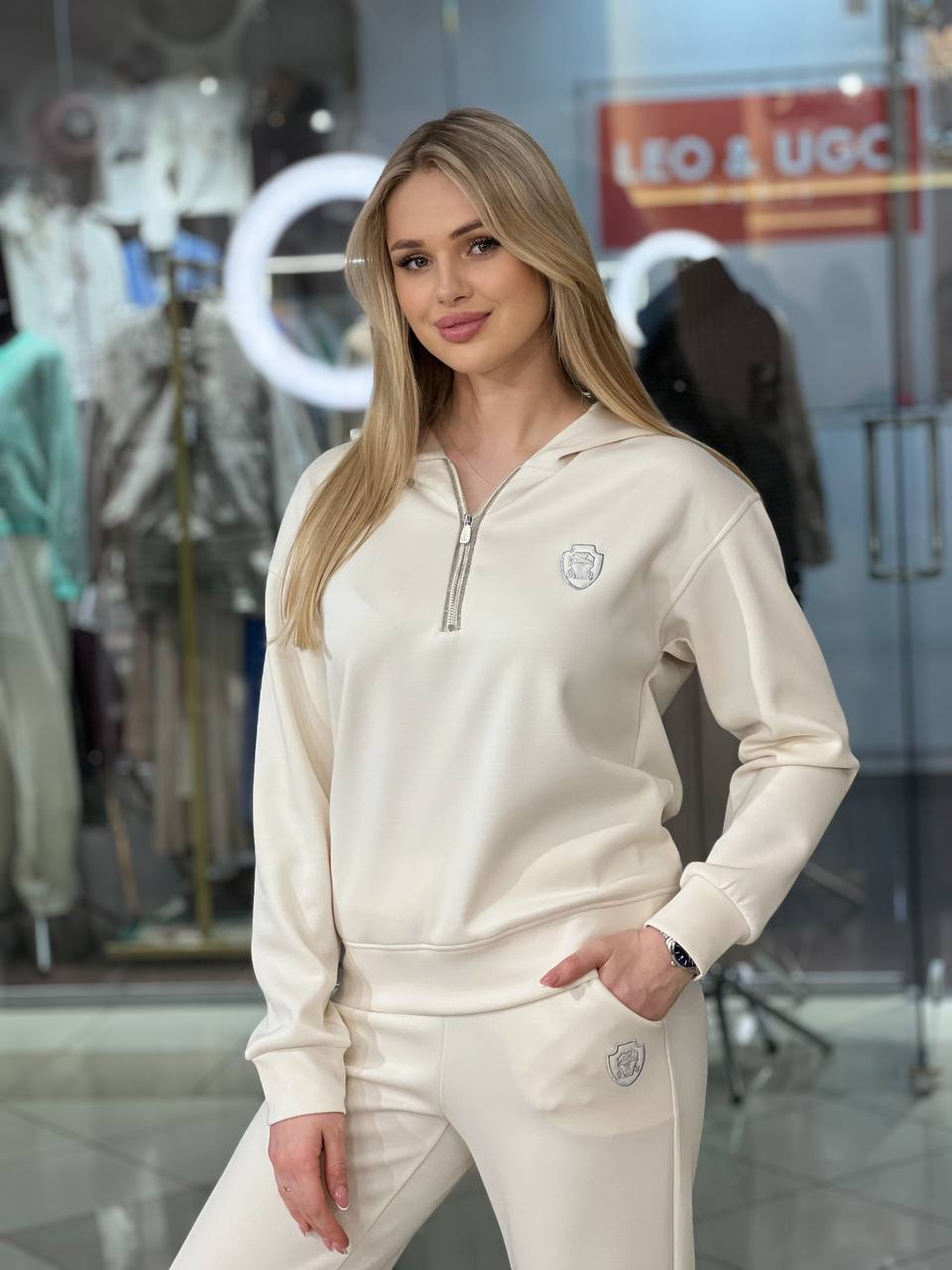 Disfraz con rayos y pedrería