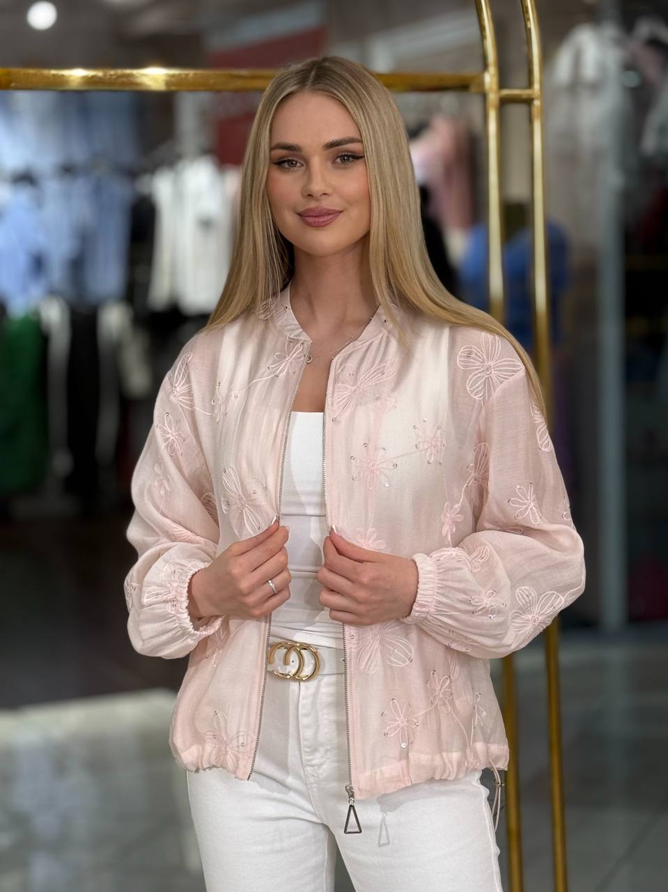 Bomber con bordado y strass