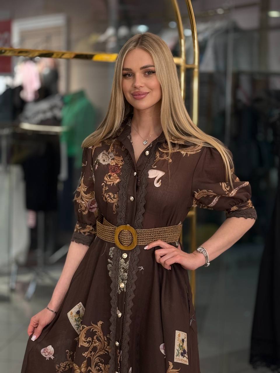 Vestido con estampado barroco