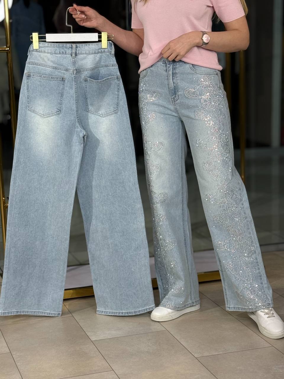 Jeans de mujer con flor de strass