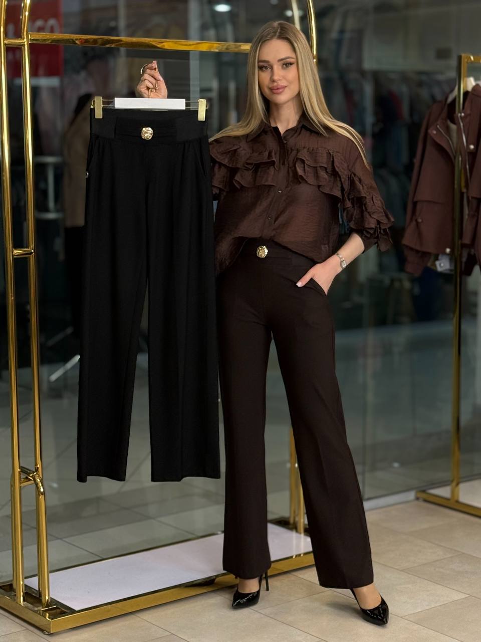 Pantalones con cintura elástica.