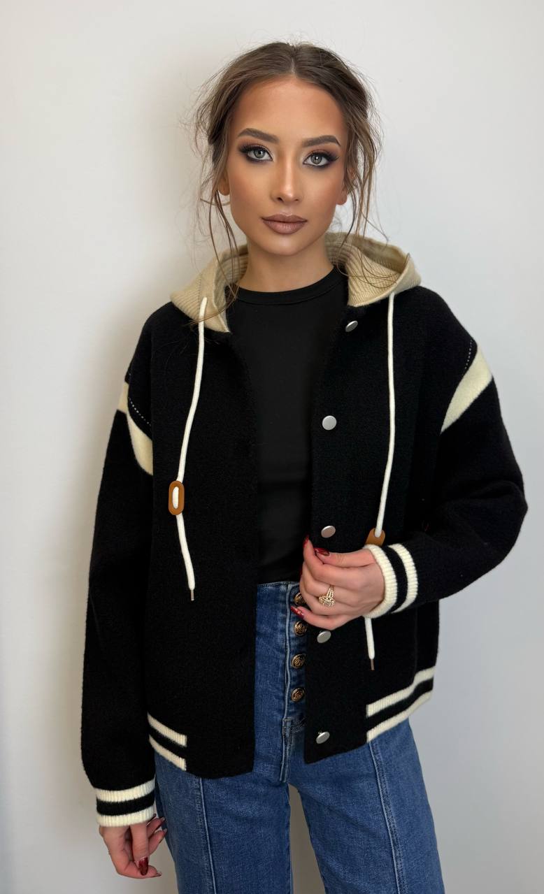 Bomber con capucha de punto