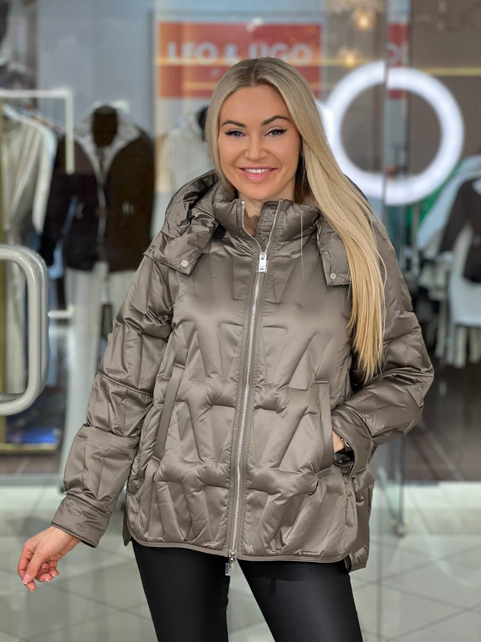 Chaquetas con botones y cuello de piel