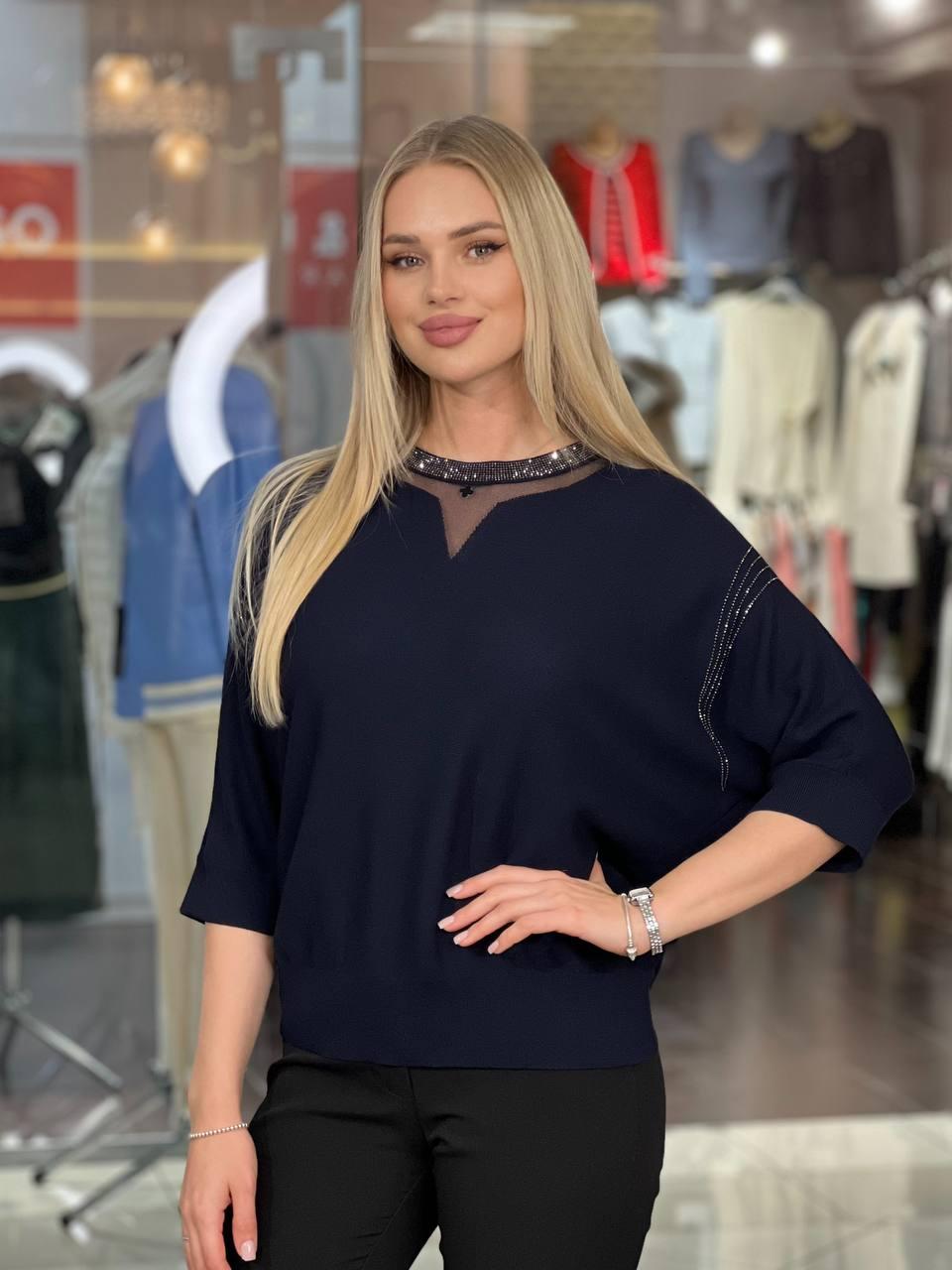 camisa corta con decoracion pedreria