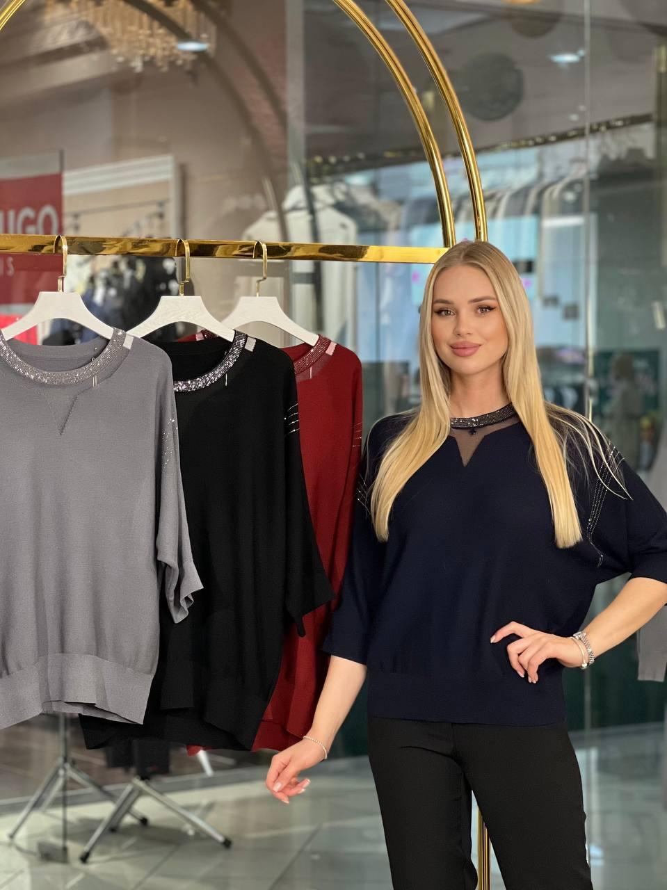 camisa corta con decoracion pedreria